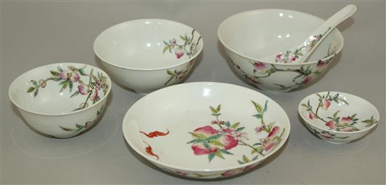 A group of Chinese famille rose wares, early 20th century, largest 14cm